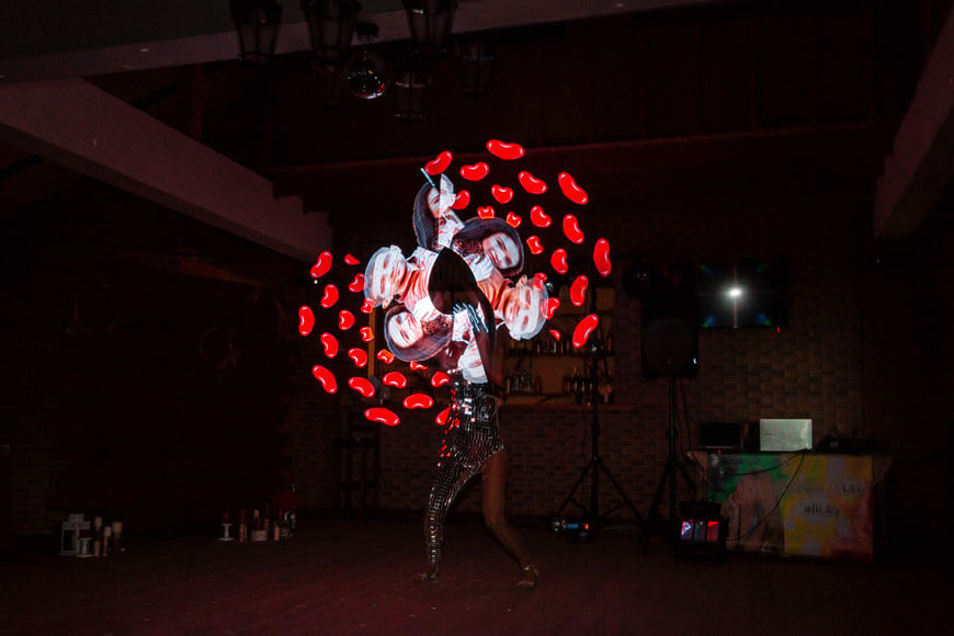 неоновое шоу