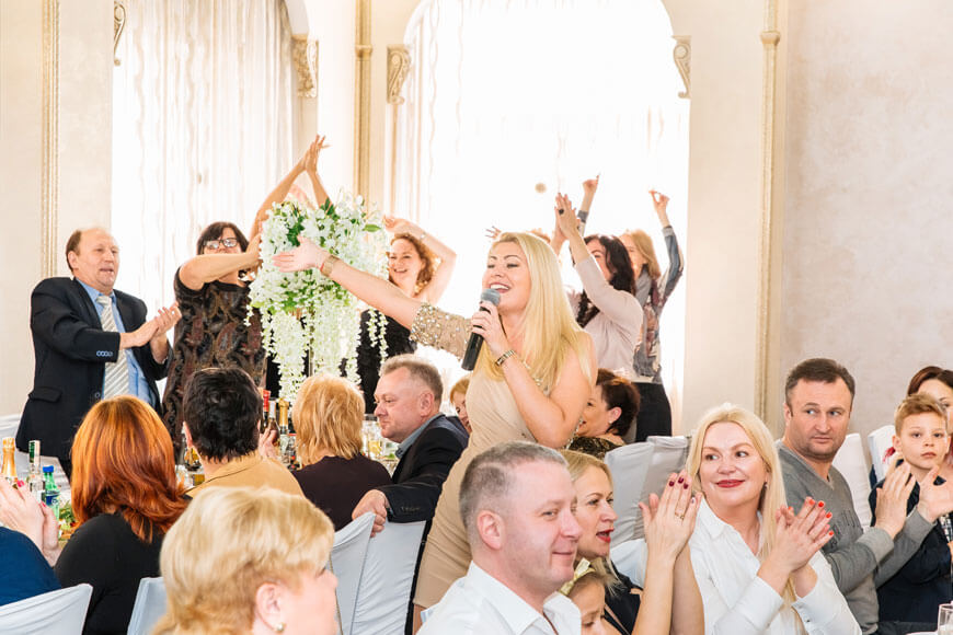 ведущая на юбилей