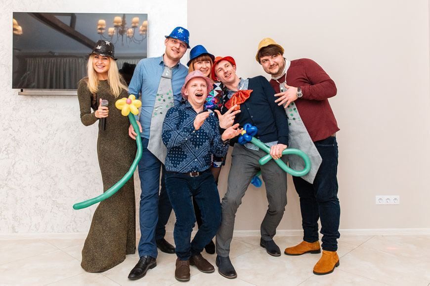 ведущая на праздник